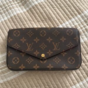 Louis Vuitton Monogram Pochette